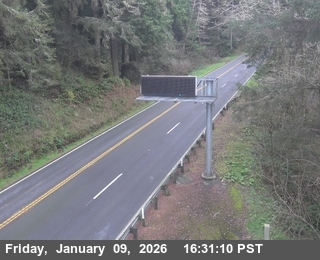 US-101 : North Of Cushing Creek - Looking South (C017)