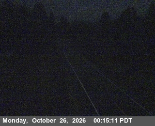 US-101 : North Of SR-197 - Looking North (C015)