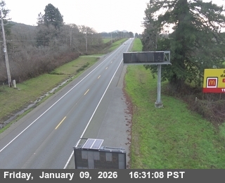 US-101 : North Of SR-197 - Looking South (C015)