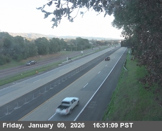 US-101 : North Of SR-20 - Looking South (C001)
