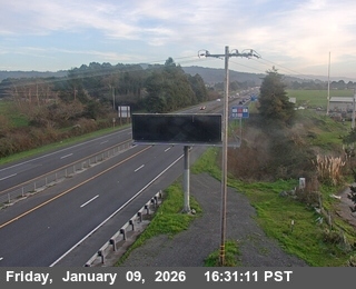 US-101 : North Of SR-299 - Looking South (C005)