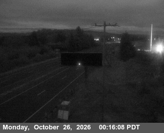 US-101 : North Of SR-299 - Looking South (C005)