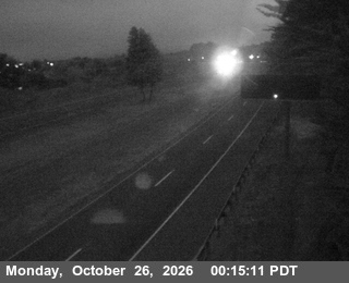 US-101 : South Of SR-299 - Looking North (C004)