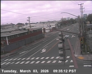 T251N -- SR-13 : E13 AT 7TH ST - Looking North