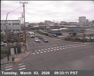 T251S -- SR-13 : E13 AT 7TH ST - Looking South