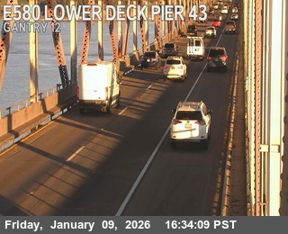 TVR34 -- I-580 : Lower Deck Pier 43