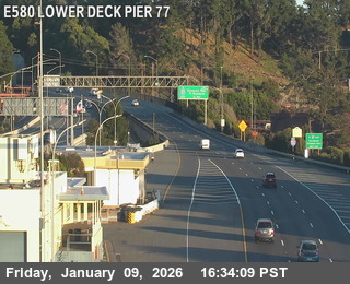 TVR44 -- I-580 : Lower Deck Pier 77